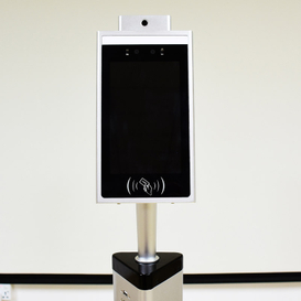 Tableta de termómetro infrarrojo con reconocimiento facial